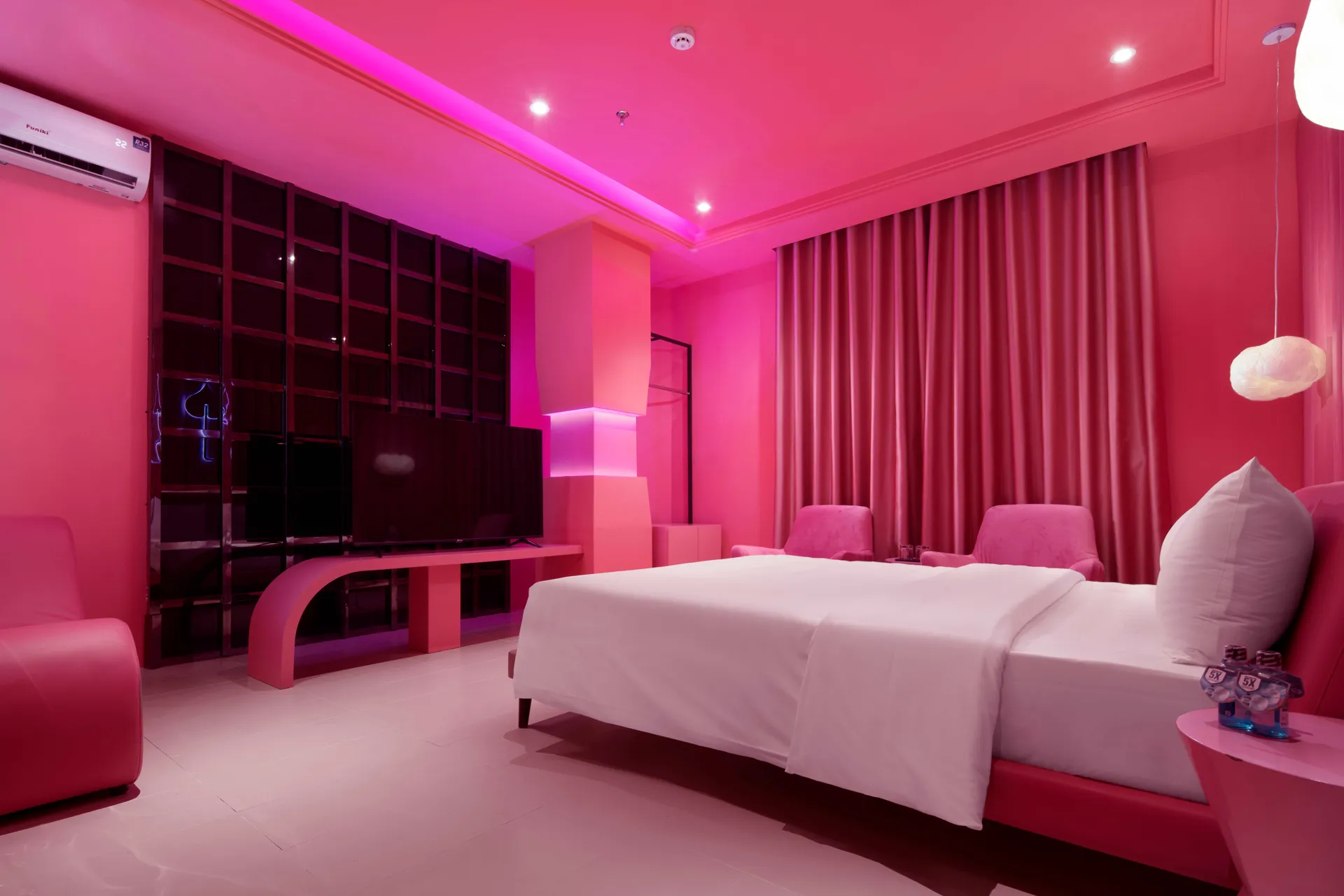 302 Barbie Bedroom 1