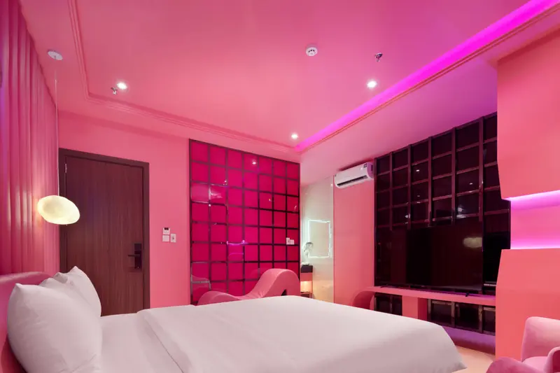 302 Barbie Bedroom