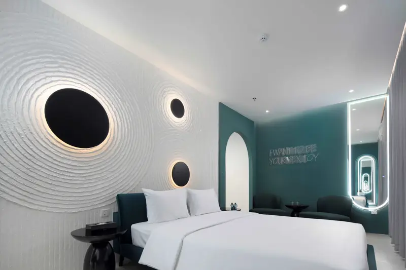 503 Small Lounge 2
