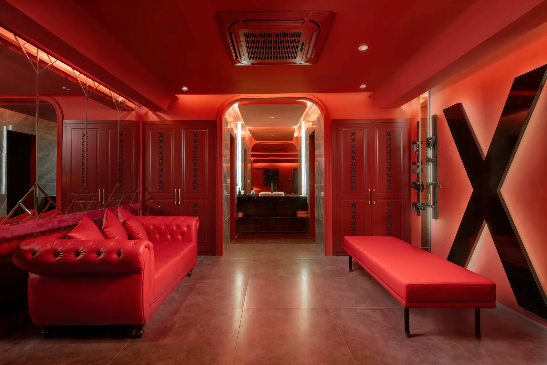 Crimson Suite 3