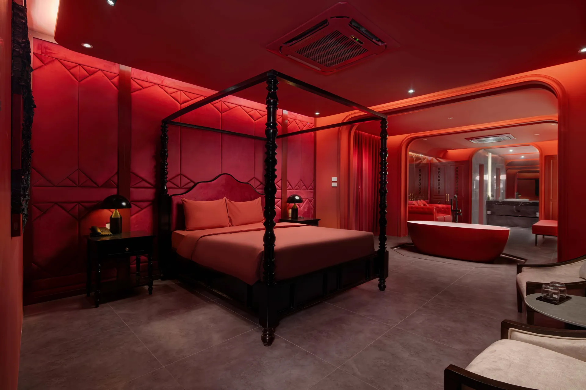 Crimson Suite 4